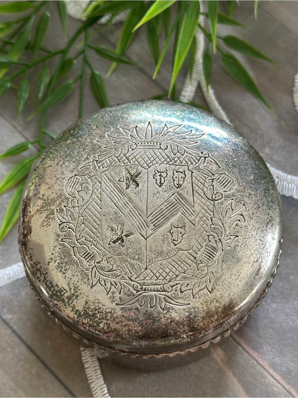 Antique SilverPlated Tobacco Box Engraved HeraldicCoat of Arms Trinket Container - Picture 4 of 12